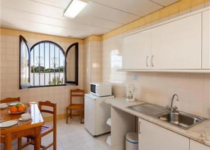 Fantastic 1 Bedroom *