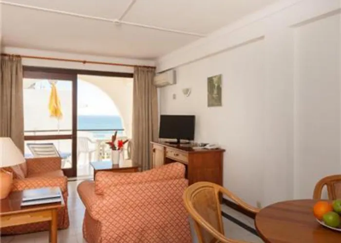 Fantastic 1 Bedroom דירה